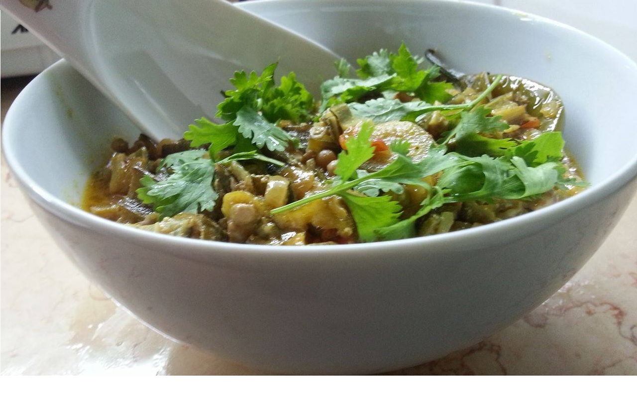Recipe: Bhindi Salan (Okra Curry)